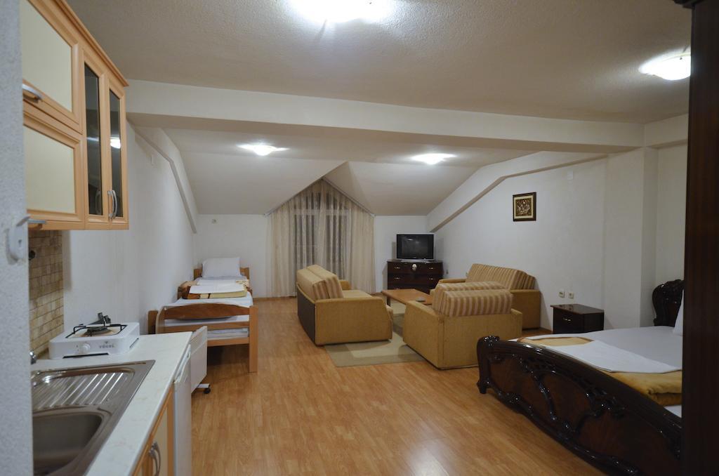 Hotel Venecia Apartments Struga Habitación foto